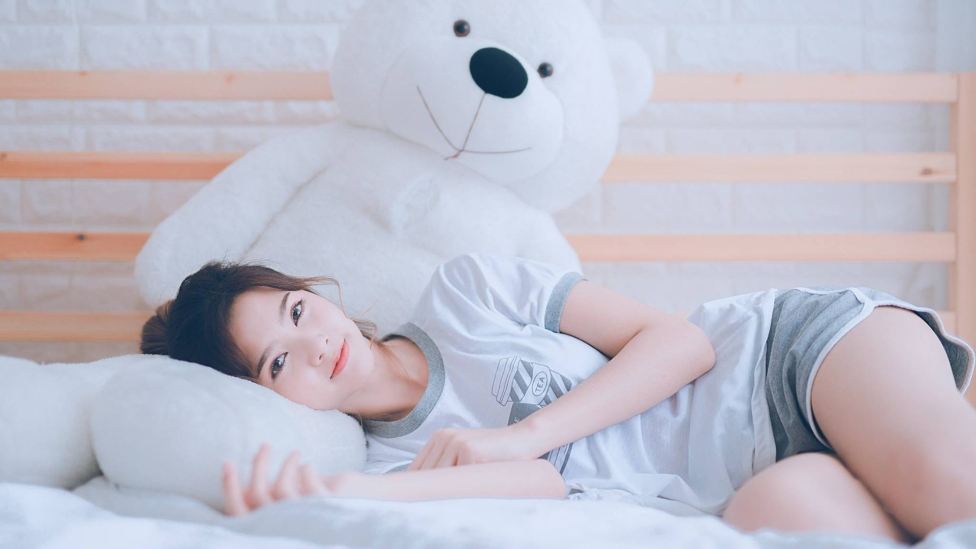 个人璀璨与团队铁壁，足球世界的两极之美