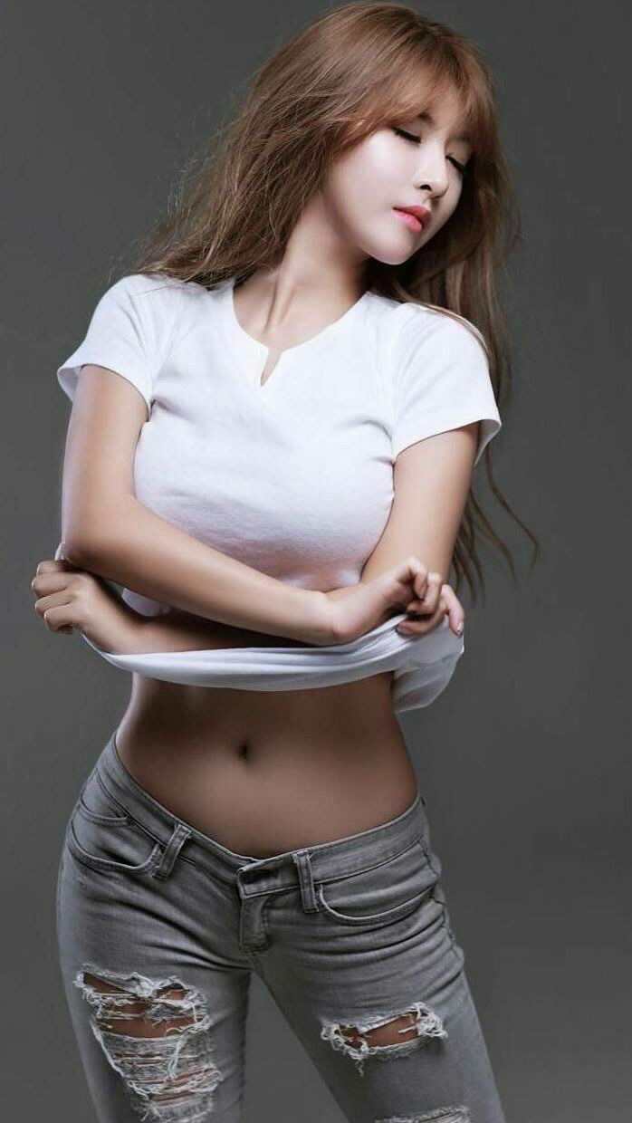 沙漠风暴席卷狮城，莱万多夫斯基引领阿联酋，在2026世界杯B组上演攻守转换的完美协奏曲